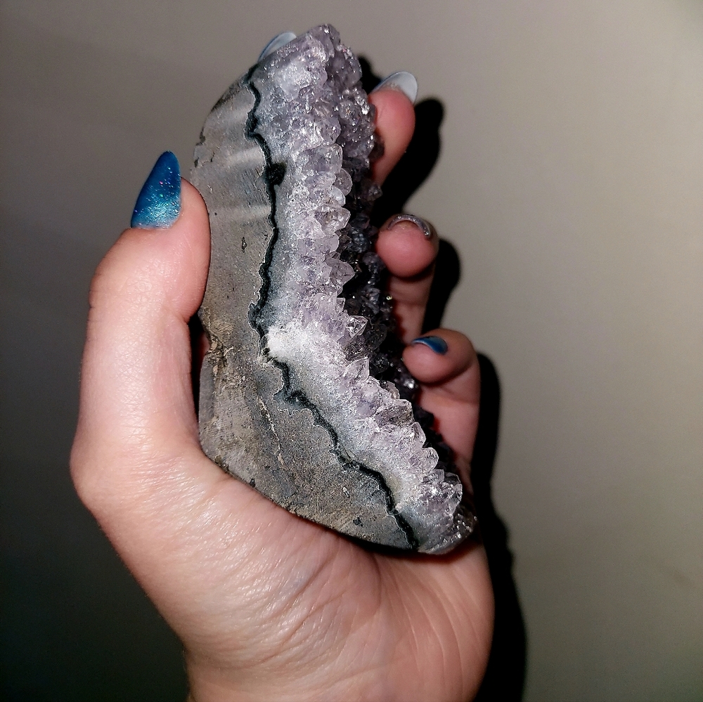 Amethyst geode - Picture 3 of 3